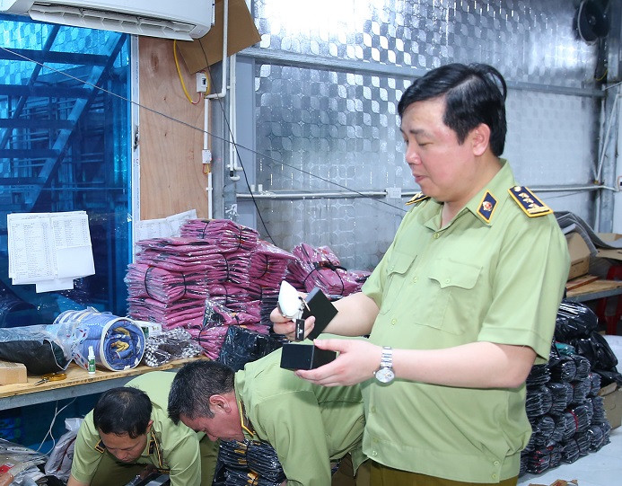 Vi sao Cuc truong Quan ly thi truong tinh Ninh Binh bi khoi to?