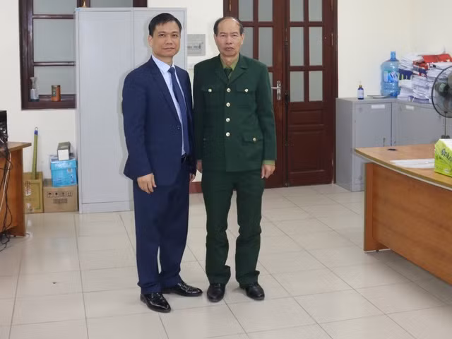 Những việc làm đó đã gây hậu quả để ông Lợi không được phân công công tác theo quy định của Chính phủ, không thể xin việc làm chính thức, không thực hiện được các thủ tục để hưởng các quyền lợi liên quan như Bảo hiểm Xã hội, Bảo hiểm Y tế, nhà đất, chế độ dành cho người có công với cách mạng, chế độ sinh hoạt phí và các quyền, lợi ích chính đáng khác theo quy định pháp luật. 