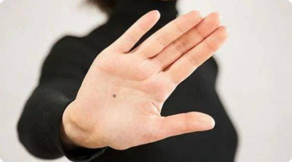 Phu nu co 4 not ruoi nay thi phu quy ca doi-Hinh-3