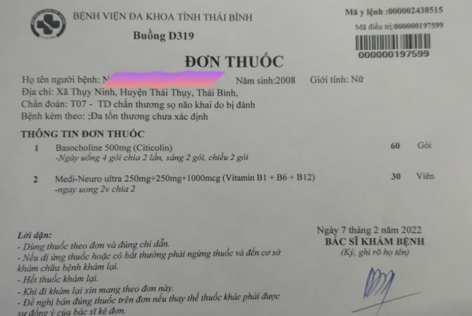 Benh con, mot phu huynh o Thai Binh hanh hung nu sinh lop 8-Hinh-2