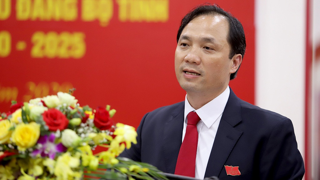 Ông Hoàng Trung Dũng, Ủy viên Trung ương Đảng, Bí thư Tỉnh ủy, Chủ tịch HĐND, Trưởng Đoàn ĐBQH tỉnh Hà Tĩnh.