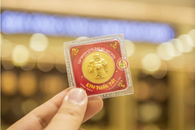 Mua vang ngay via Than tai: Chuyen gia “mach” mua dung