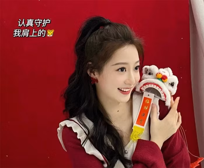 Co gai xinh dep vinh du cam duoc trong Olympic Bac Kinh 2022-Hinh-6