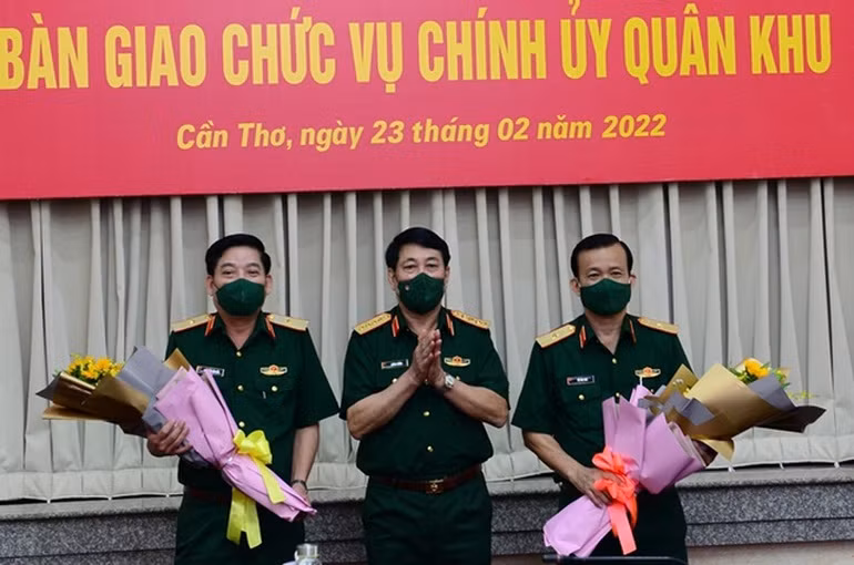 Chan dung tuong Gau, tan Pho Chu nhiem Tong cuc Chinh tri