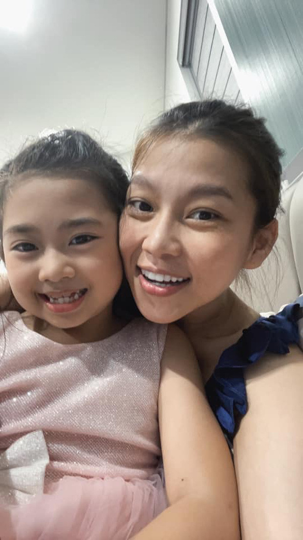 Con gái Mai Phương lớn thấy rõ, giống hệt mẹ quá cố Con gai Mai Phuong lon thay ro, giong het me qua co