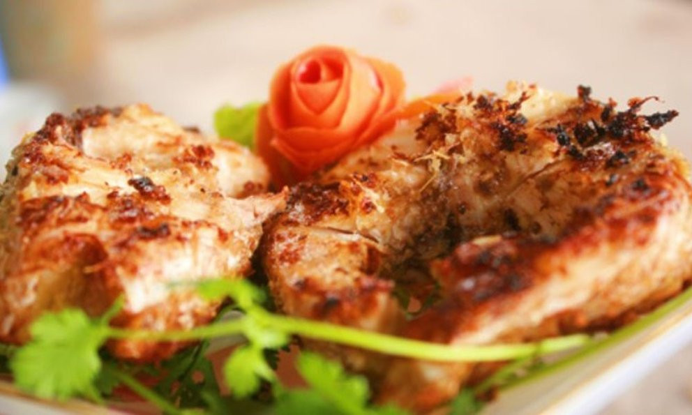 Cách làm cá trắm nướng riềng mẻ đậm đà, thơm lừng Cach lam ca tram nuong rieng me dam da, thom lung