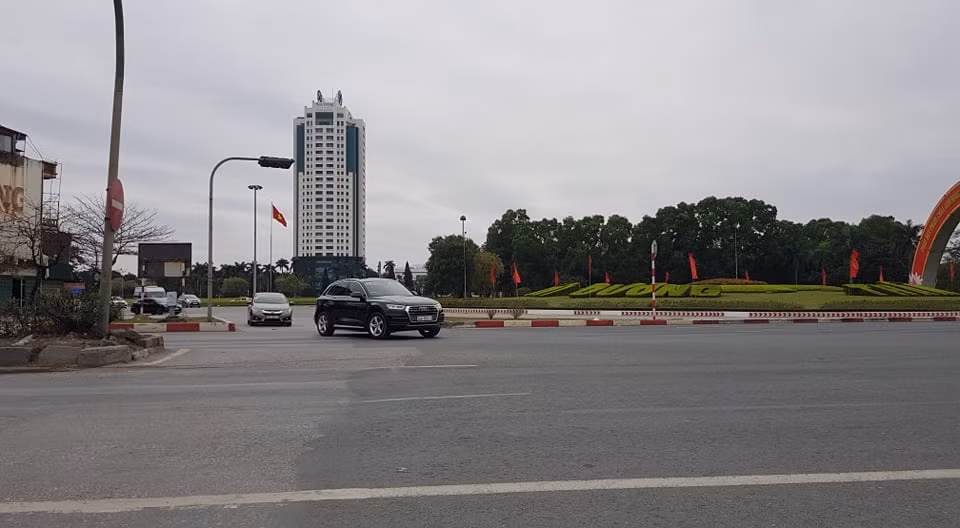 Chỉ sau 3 ngày tết, Quốc lộ 5 sẽ trở lại cảnh tấp nập do đây là tuyến đường huyết mạch lưu thông hàng hóa các địa phương.