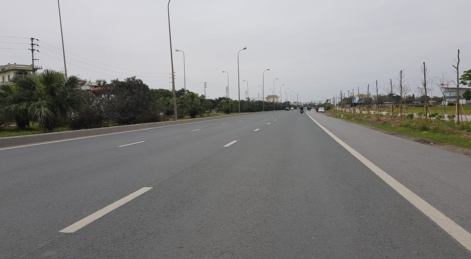 Mặt đường QL5 sau khi được cải tạo.