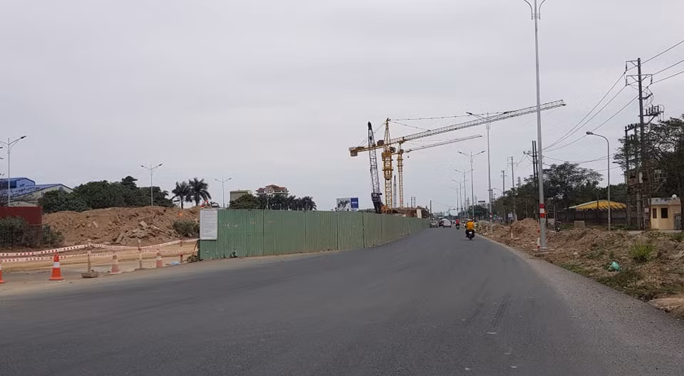 Hiếm khi con đường này thông thoáng đến như vậy.