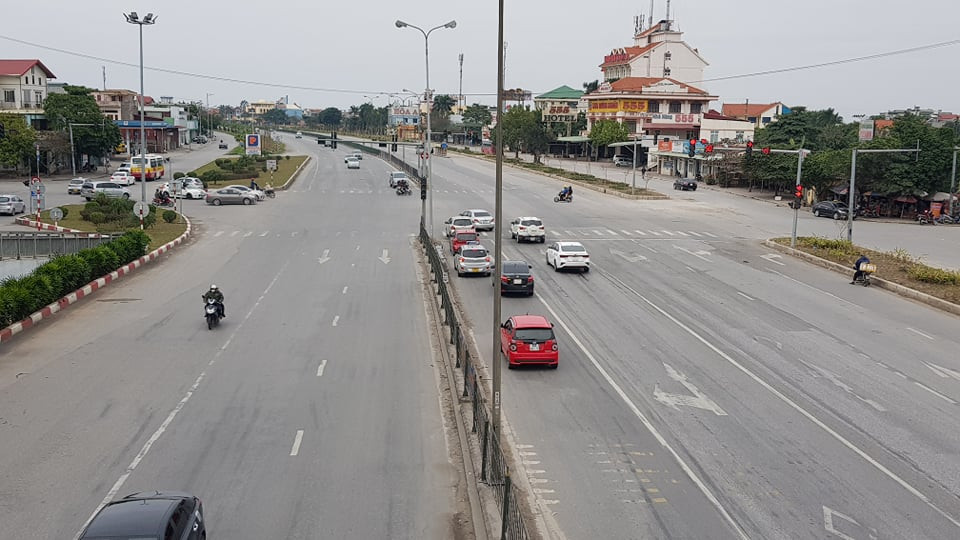 Hình ảnh giao thông khác lạ trên QL5 ngày tết Nhâm Dần 2022 Hinh anh giao thong khac la tren QL5 ngay tet Nham Dan 2022