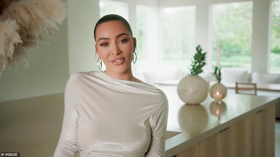Cô đào siêu vòng ba Kim Kardashian khoe căn biệt thự 60 triệu USD Co dao sieu vong ba Kim Kardashian khoe can biet thu 60 trieu USD