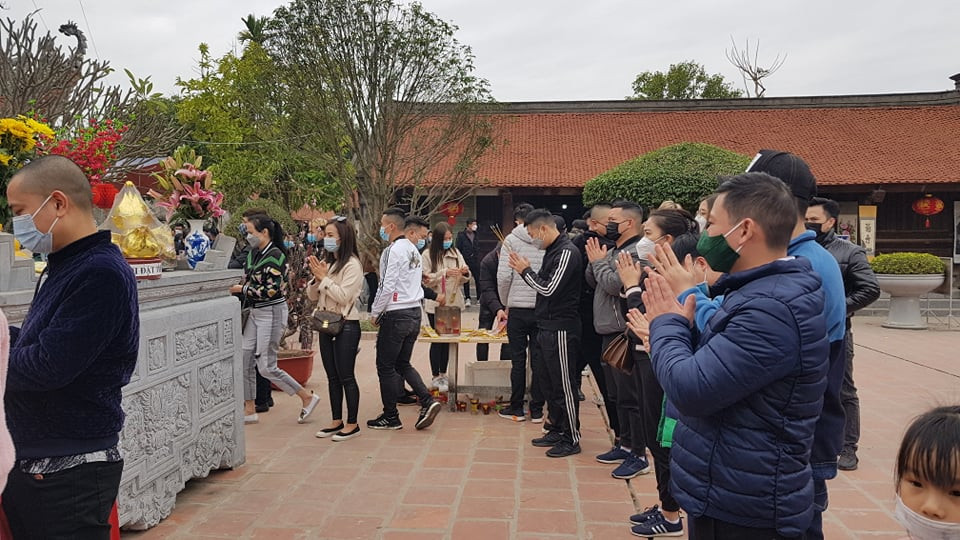 Do đầu năm trước dịch COVID-19 bùng phát ở Hải Dương nên Tết Nhâm Dần 2022, người dân mới có dịp về đền Bia để cầu sức khỏe, bình an trong năm mới. Để phòng chống dịch COVID-19, tại di tích đền Bia, Ban tổ chức đã để nhiều tấm bảng nhắc nhở du khách tuân thủ các biện pháp phòng dịch. 