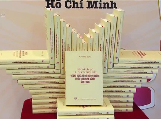 Chuan bi ra mat sach cua Tong Bi thu Nguyen Phu Trong ve Chu nghia xa hoi