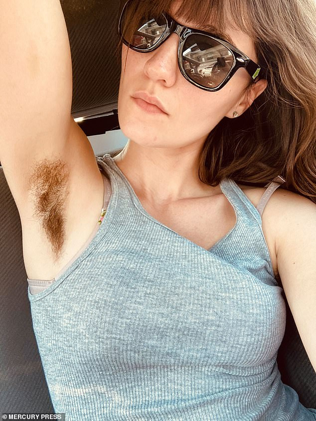 Cô gái cảm thấy quyến rũ hơn khi để lông nách - Hình 6 Co gai cam thay quyen ru hon khi de long nach-Hinh-6