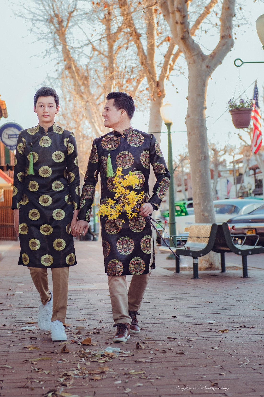 Hai năm nay, con trai Quang Dũng phát triển vượt trội về chiều cao, khiến cả gia đình bất ngờ khi cao vượt cả bố lẫn cậu ruột ở tuổi 14.