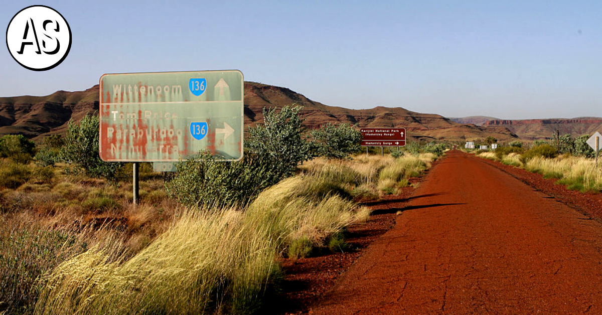 Bao quanh bởi 50,000 hecta đất độc hại, thị trấn vẫn còn cư dân sống mặc dù có những cảnh báo liên tục và hàng ngàn người đã chết.