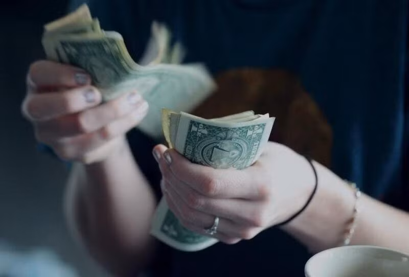 Tuy nhiên, việc tìm kiếm và thu thập long diên hương rất khó khăn, giống như trúng số, do sự hiếm có của nó. (Ảnh: sogoodly)