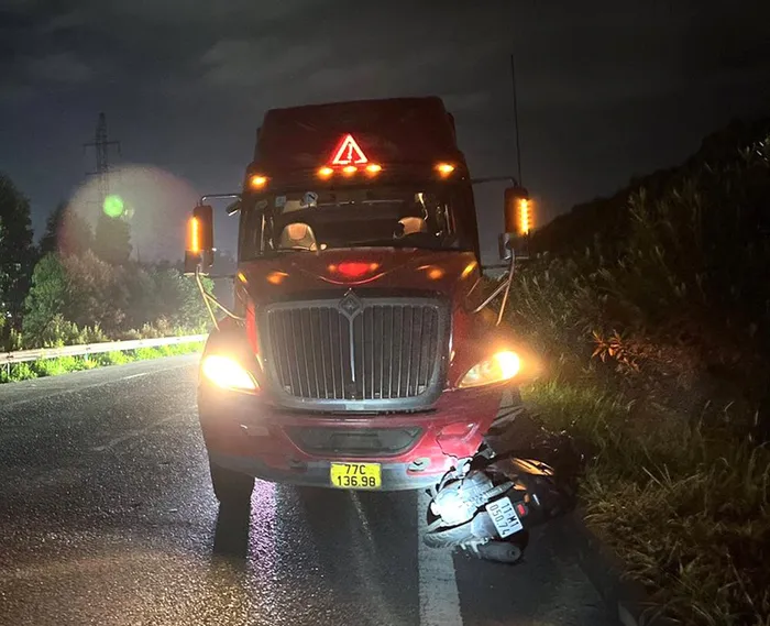 Liên tiếp tai nạn giao thông do công nhân đi ngược chiều cao tốc - Hình 2 Lien tiep tai nan giao thong do cong nhan di nguoc chieu cao toc-Hinh-2