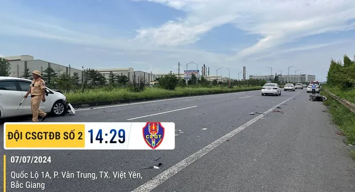 Liên tiếp tai nạn giao thông do công nhân đi ngược chiều cao tốc Lien tiep tai nan giao thong do cong nhan di nguoc chieu cao toc