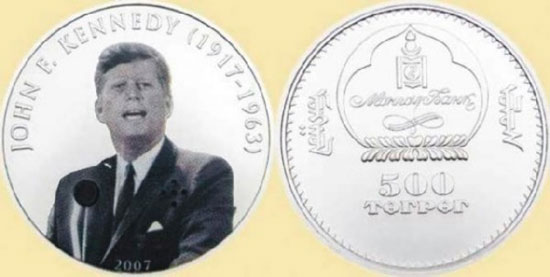 5. Tiền phát ra tiếng: Năm 2007, Mông Cổ phát hành xu 500 Tugrik với hình John F. Kennedy, có thể phát ra bài phát biểu nổi tiếng của ông khi nhấn vào nút nhỏ.