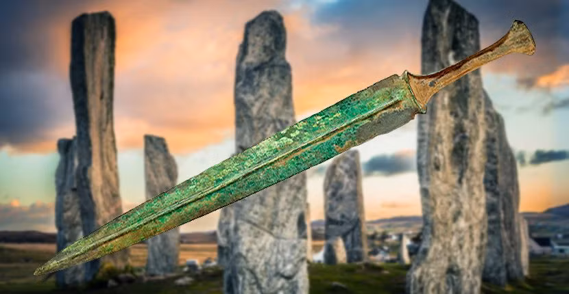 Có vẻ người xưa đã chôn thanh kiếm tại đây với mục đích cúng tế. Công trình cự thạch có thể là nơi thực hiện các nghi lễ tôn giáo hoặc dùng để phòng vệ. Khả năng cao, thanh kiếm này là đồ cúng tế của một gia đình quý tộc.