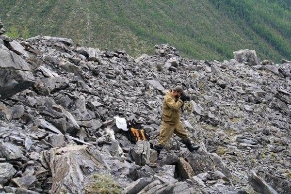 Phát hiện vào năm 1949 bởi nhà địa chất Vadim Kolpkov, miệng núi lửa này có hình dáng độc đáo và kích thước lớn, khiến các nhà khoa học bối rối. (Ảnh: Icy Tales)