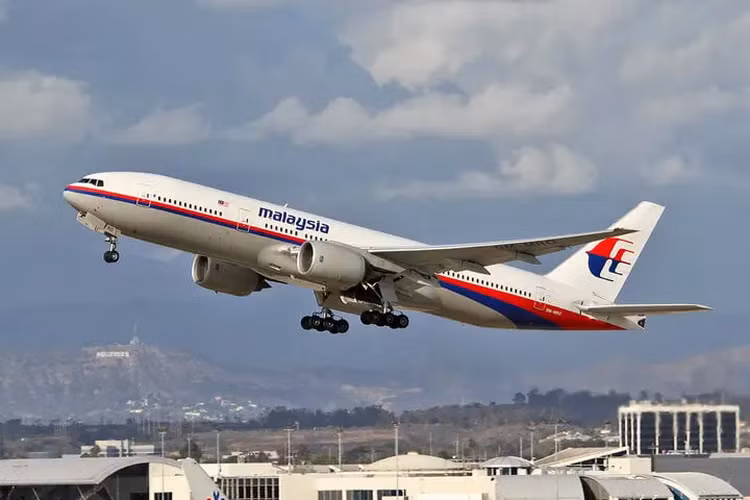 Những nỗ lực tìm kiếm này đã tiêu tốn một lượng lớn nguồn lực và được xem là một trong những cuộc tìm kiếm hàng không quy mô lớn nhất trong lịch sử. Tuy nhiên, không có mảnh vỡ nào của máy bay được tìm thấy, cũng không có thông tin về số phận của 239 hành khách và phi hành đoàn trên chuyến bay này.