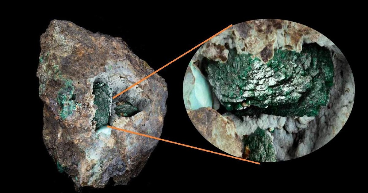 Các nguyên tử trong cấu trúc tinh thể của kernowite được sắp xếp theo một mạng lưới phức tạp, với các nguyên tử đồng (Cu), sắt (Fe), arsenate (AsO4), và hydroxide (OH) kết hợp với các phân tử nước (H2O). (Ảnh: Geology In)