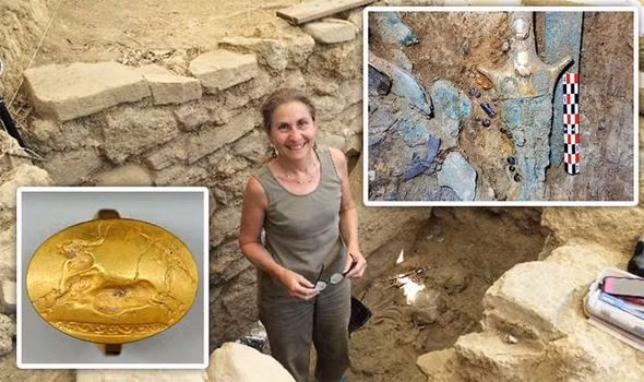 Trong một trường hợp tương tự, các nhà khảo cổ đã phát hiện một ngôi mộ cổ ở phía tây nam Hy Lạp, chứa hơn 3.500 đồ vật quý giá như trang sức, vũ khí, áo giáp và các bình bằng vàng, bạc, đồng. (Ảnh: express.)