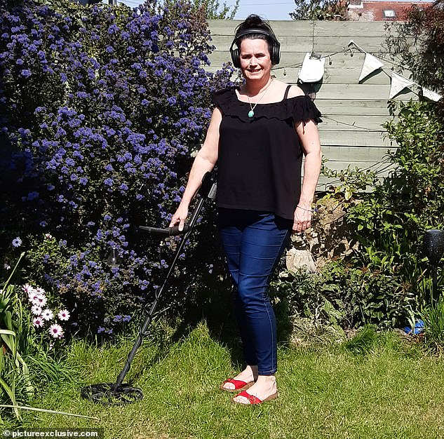 Khám phá này không chỉ mang lại sự bất ngờ cho Amanda mà còn mở ra những cơ hội tìm thấy cổ vật lịch sử ngay trong cuộc sống hàng ngày.(Ảnh: Daily Mail)