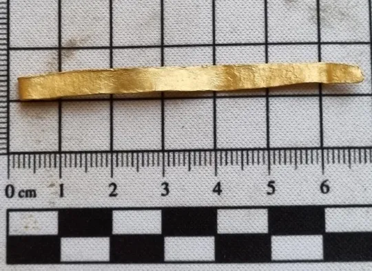 Sau khi được giám định, dải ruy băng vàng này được xác định có niên đại từ năm 1400 đến 1500 trước Công nguyên.(Ảnh: MSN)