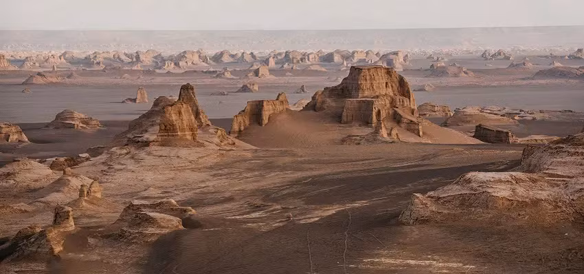 Sự gia tăng nhiệt độ này là một dấu hiệu xấu cho hệ sinh thái sa mạc, đẩy các sinh vật đến bờ vực vì khó có thể thích nghi. (Ảnh: Iran On Adventure)