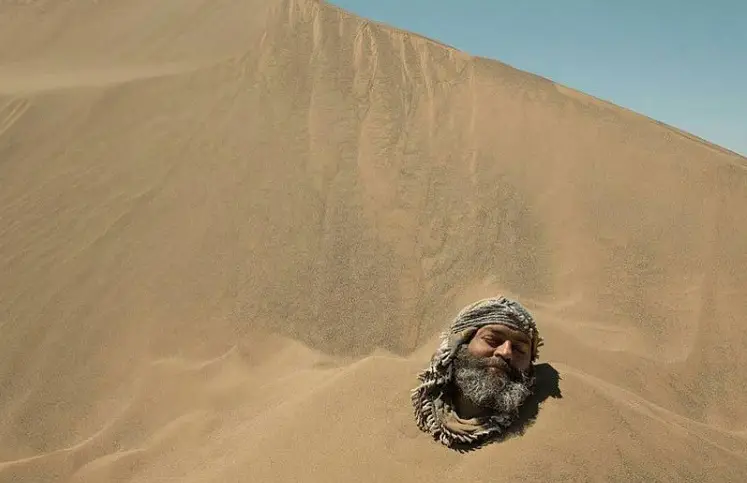 Nhiệt độ bề mặt thường cao hơn nhiệt độ không khí, đặc biệt vào những ngày nắng khi bề mặt được làm nóng bởi cả không khí và bức xạ Mặt Trời. (Ảnh: Iran On Adventure)