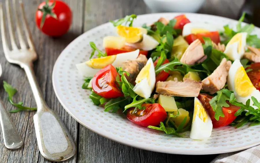 Thử nghiệm này mở ra nhiều triển vọng cho việc phát triển các bữa ăn ngoài không gian. Các nhà khoa học sẽ tiếp tục nghiên cứu để tối ưu hóa dinh dưỡng và hương vị, đồng thời xem xét các yếu tố khác như độ tuổi, giới tính và tình trạng sức khỏe của phi hành gia. Bên cạnh đó, vai trò của thịt nuôi trong phòng thí nghiệm và các chất dinh dưỡng từ đồ uống không gian được tăng cường cũng sẽ được xem xét.