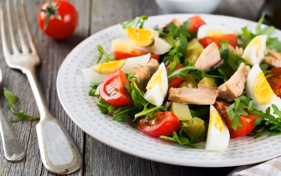 Thử nghiệm này mở ra nhiều triển vọng cho việc phát triển các bữa ăn ngoài không gian. Các nhà khoa học sẽ tiếp tục nghiên cứu để tối ưu hóa dinh dưỡng và hương vị, đồng thời xem xét các yếu tố khác như độ tuổi, giới tính và tình trạng sức khỏe của phi hành gia. Bên cạnh đó, vai trò của thịt nuôi trong phòng thí nghiệm và các chất dinh dưỡng từ đồ uống không gian được tăng cường cũng sẽ được xem xét.