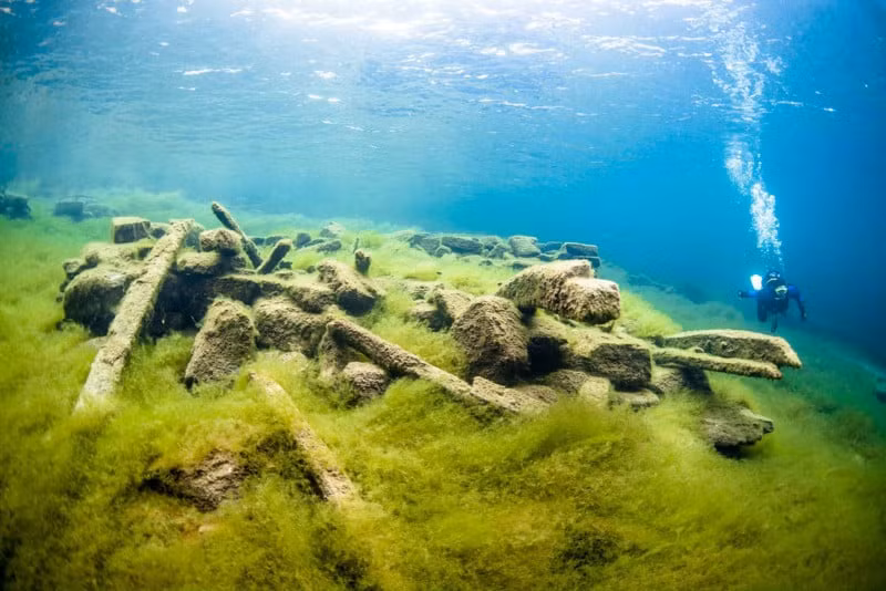 Phát hiện này không chỉ mở ra những hiểu biết mới về lịch sử và khả năng sinh tồn của loài người trong môi trường khắc nghiệt, mà còn đặt ra câu hỏi về tương lai của sự sống dưới biển. (Ảnh: PetaPixel)