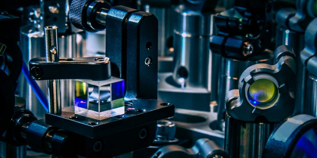 Hiện nay, nhiều nhà nghiên cứu tập trung vào việc phát triển các qubit đáng tin cậy hơn thay vì chỉ thêm qubit.