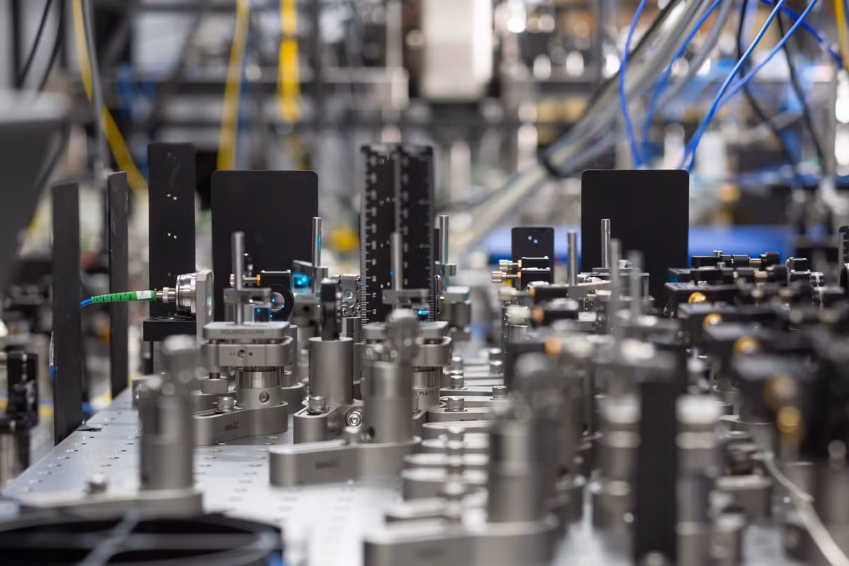 Máy tính lượng tử H2-1 của công ty điện toán lượng tử Quantinuum đã phá kỷ lục thế giới về “ưu thế lượng tử”.