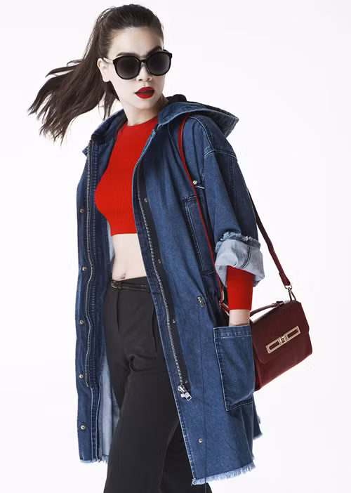 Không chỉ thành công trong sự nghiệp ca hát, ca sĩ Hồ Ngọc Hà còn khiến không ít fan mê mệt bởi gu thời trang sành điệu, ấn tượng.