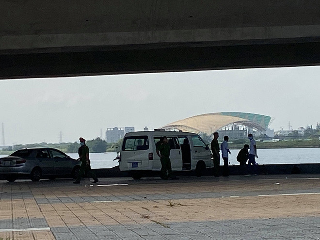 Bằng các biện pháp nghiệp vụ cơ quan chức năng đã xác định được thông tin nữ nạn nhân bị sát hại, phân xác và bỏ thi thể vào vali, thả trôi trên sông Hàn. Nữ nạn nhân 30 tuổi (quê Côn Minh, Vân Nam, Trung Quốc). Hai nghi phạm gây án là một cặp vợ chồng đồng hương với nạn nhân. Một người là Xiao Guiping (27 tuổi, quê Côn Minh, Trung Quốc). Đồng phạm còn lại cũng mang quốc tịch Trung Quốc, năm nay 23 tuổi.