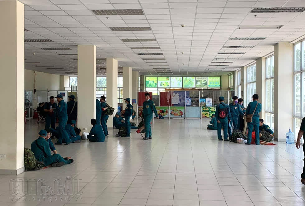 Chong dich Covid-19: Xuc dong hinh anh y bac si, bo doi cang minh noi dau chien tuyen-Hinh-7