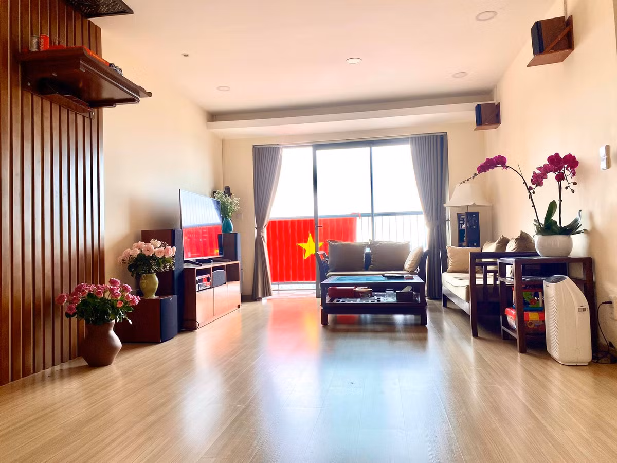 Ca bệnh nhiễm Covid-19 số 176: Bệnh nhân nữ, 38 tuổi, làm việc tại công ty Trường Sinh cung cấp dịch vụ cho BV Bạch Mai, tiếp xúc với nhiều người.