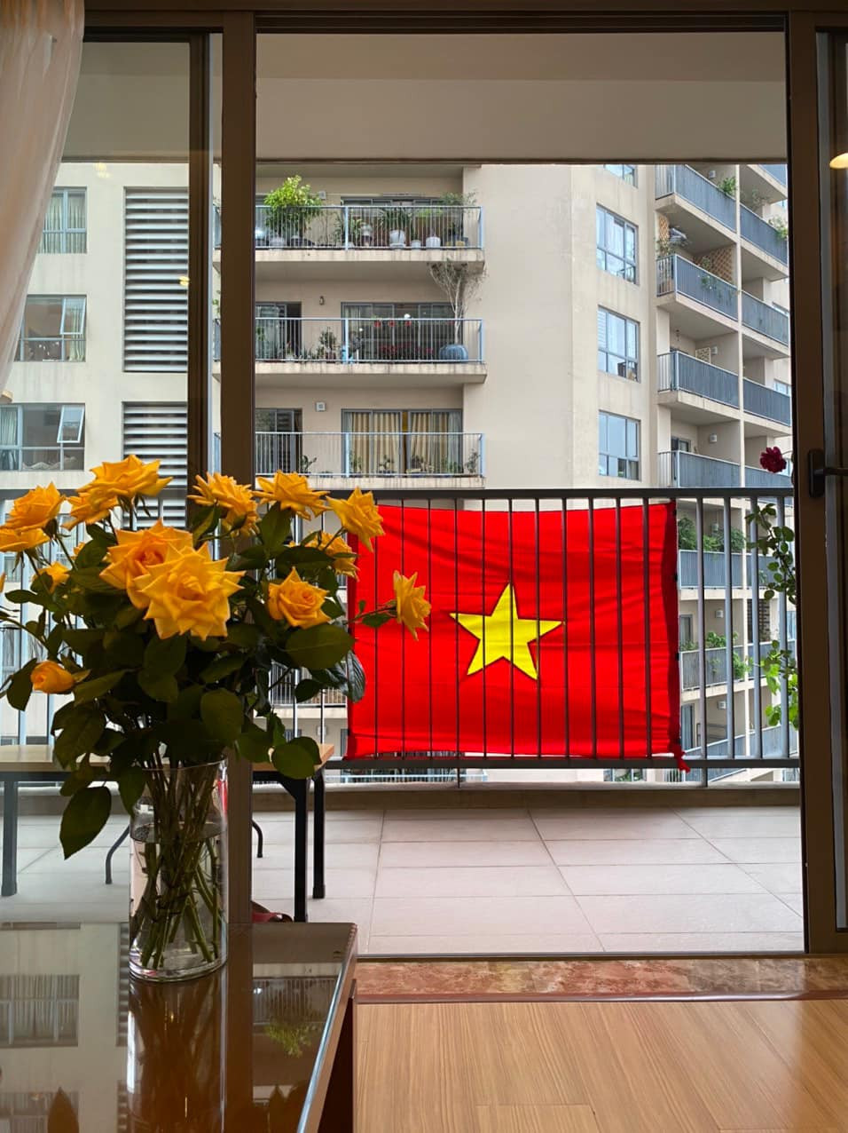 Tới 6h sáng 29/3, đã ghi nhận thêm 5 trường hợp mắc mới, nâng tổng số người mắc Covid-19 của Việt Nam lên 179. Bốn ca trong số này liên quan tới Bệnh viện Bạch Mai (Hà Nội); ca còn lại được cách ly ngay sau khi nhập cảnh.