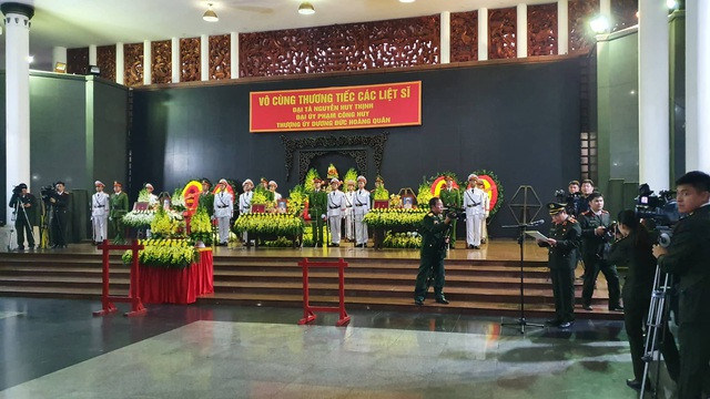 Khởi tố bị can và bắt tạm giam Lê Đình Chức về hành vi giết người. Khởi tố bị can và ra lệnh tạm giam đối với 2 bị can về hành vi chống người thi hành công vụ gồm Lê Đình Hiển, Bùi Viết Tiến. Cơ quan điều tra đang tạm giữ Nguyễn Thị Dung để điều tra về hành vi chống người thi hành công vụ và Nguyễn Xuân Điều, Trần Thị Phượng, Đào Thị Kim về hành vi giết người. 