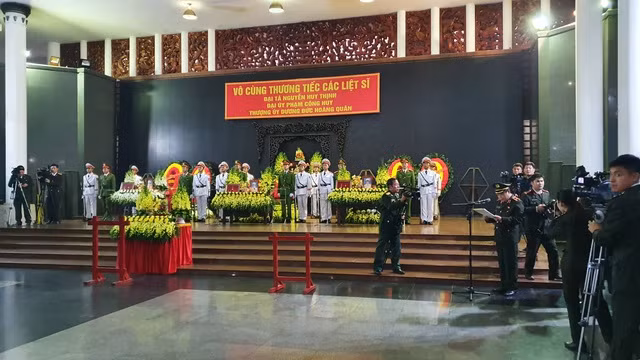 Khởi tố bị can và bắt tạm giam Lê Đình Chức về hành vi giết người. Khởi tố bị can và ra lệnh tạm giam đối với 2 bị can về hành vi chống người thi hành công vụ gồm Lê Đình Hiển, Bùi Viết Tiến. Cơ quan điều tra đang tạm giữ Nguyễn Thị Dung để điều tra về hành vi chống người thi hành công vụ và Nguyễn Xuân Điều, Trần Thị Phượng, Đào Thị Kim về hành vi giết người. 