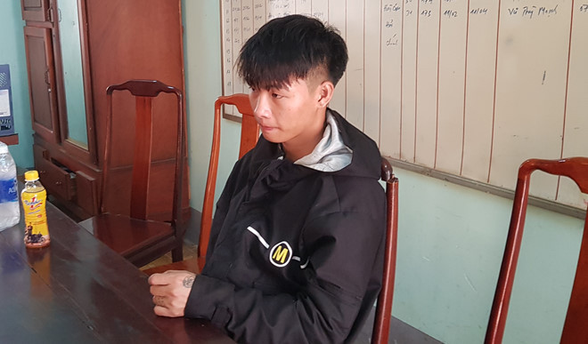  Đâm chết cảnh sát sau đêm lễ tình nhân ngày 14/2: Ngày 21/2, Công an tỉnh Bình Phước đã khởi tố vụ án hình sự, khởi tố bị can, bắt tạm giam đối với Lê Tấn Mã Hồng Phong (20 tuổi, ngụ huyện Ea Kar, Đắk Lắk) để điều tra, làm rõ hành vi giết người. 