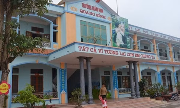 Chuyen la lung truong mam non thue thay tran yem duoi vong