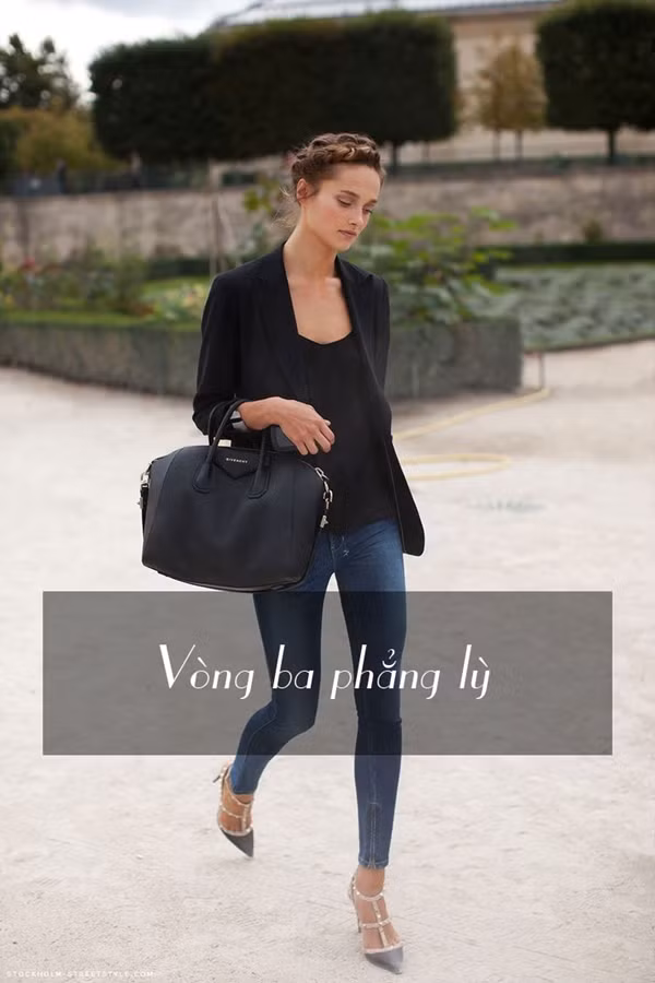 Giải pháp: Nếu chiếc quần jeans khiến vòng 3 của bạn xẹp lép, bạn nên chọn loại quần jeans có túi, đặc biệt là túi có nắp vì nó sẽ giúp vòng 3 của bạn trông đầy đặn hơn.