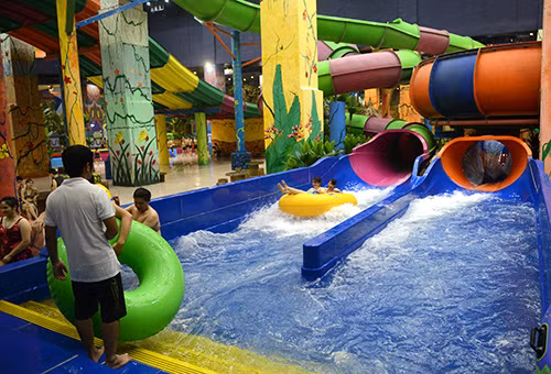 Công viên nước dưới lòng đất ở Royal City cũng là điểm đến lý tưởng cho bé ngày 1/6.