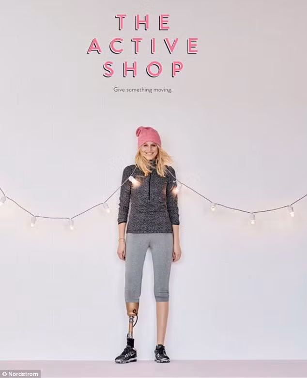 Đầu năm qua, cô cũng đã đâm đơn kiện công ty Kotex, nhãn hàng băng vệ sinh đã gây ra tai nạn đáng tiếc cho cô. Họ còn tỏ thái độ lơ là, thiếu trách nhiệm khi trường hợp của Lauren được báo cáo lên rõ ràng.